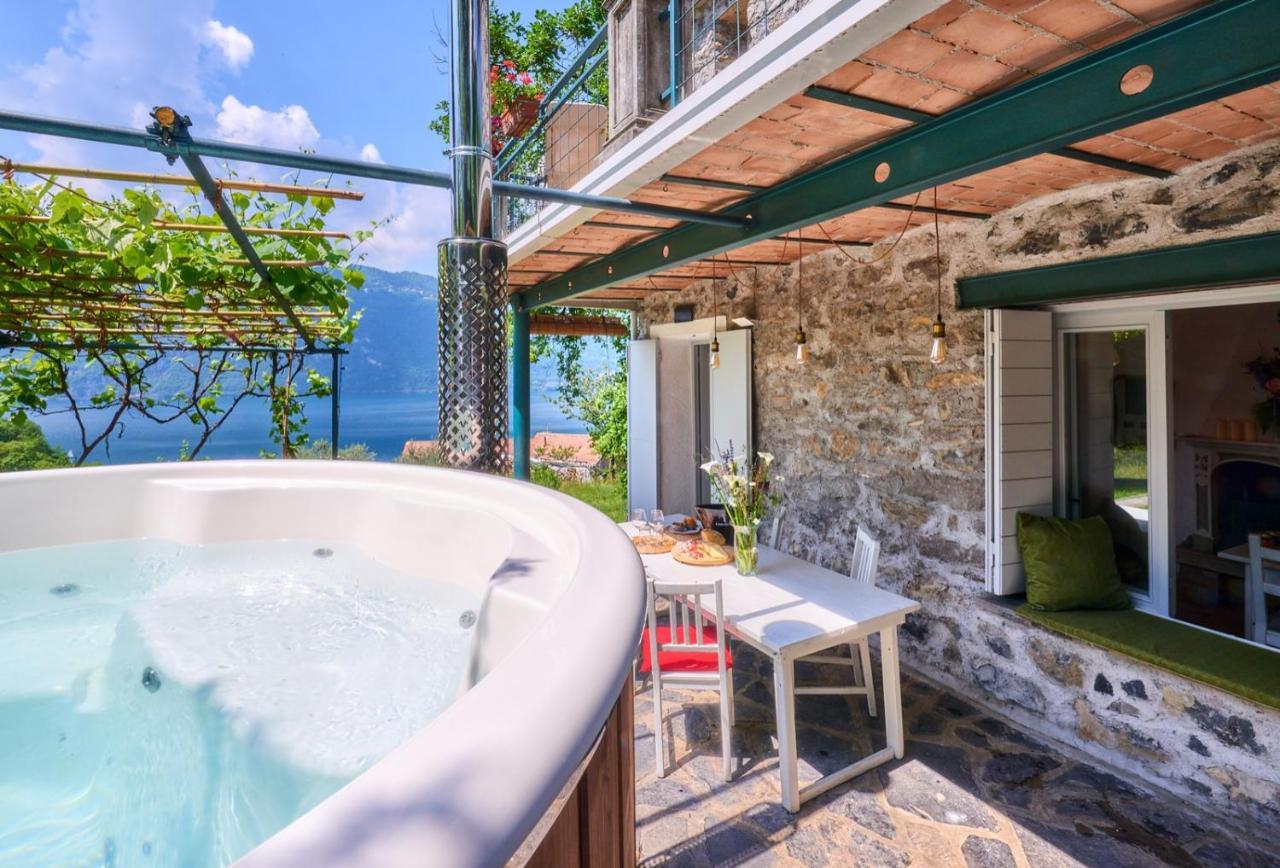 La Casetta Nel Bosco - Hot Tube And Sauna Lierna Eksteriør bilde